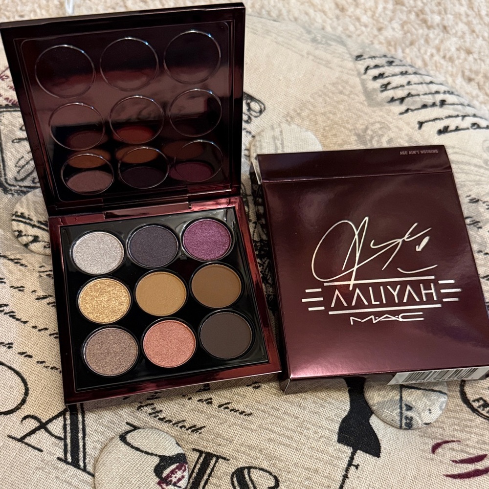 MAC Cosmetics Aaliyah Eyeshadow Palette - Gold, Purple, Brown